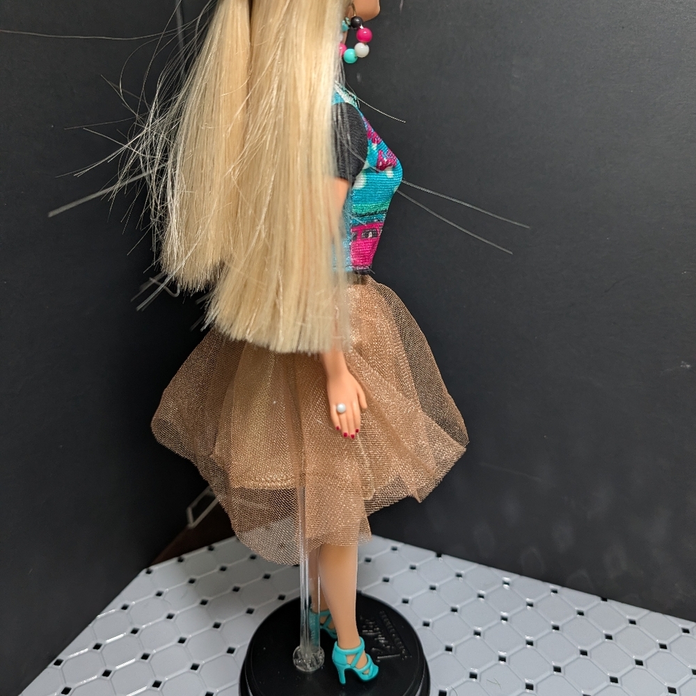 *FINAL PRICE UNLESS BUNDLED Vintage 2001 Toys R Us Barbie Restyled - Picture 5 of 8